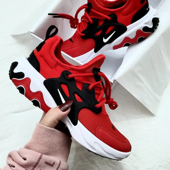 Nike Shoes - Nike React Presto